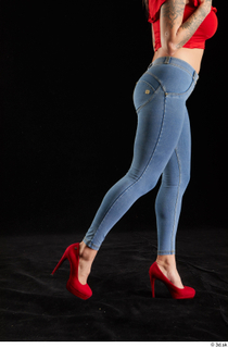 Daisy Lee 1 blue jeans dressed flexing leg red high…